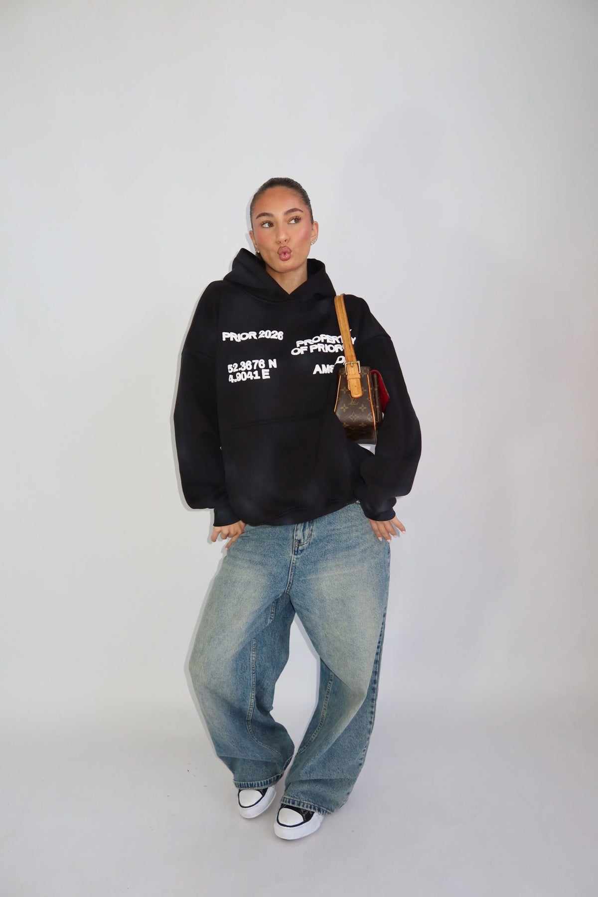 Priority hoodie black